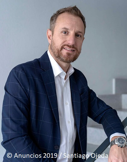 Juan Ramón Rodríguez en revista Anuncios